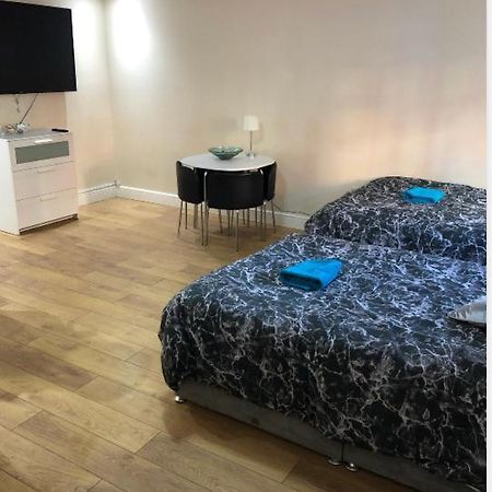 Big Room Rusholme With Tv And Private Bathroom-Parking&Wifi Manchester Ngoại thất bức ảnh