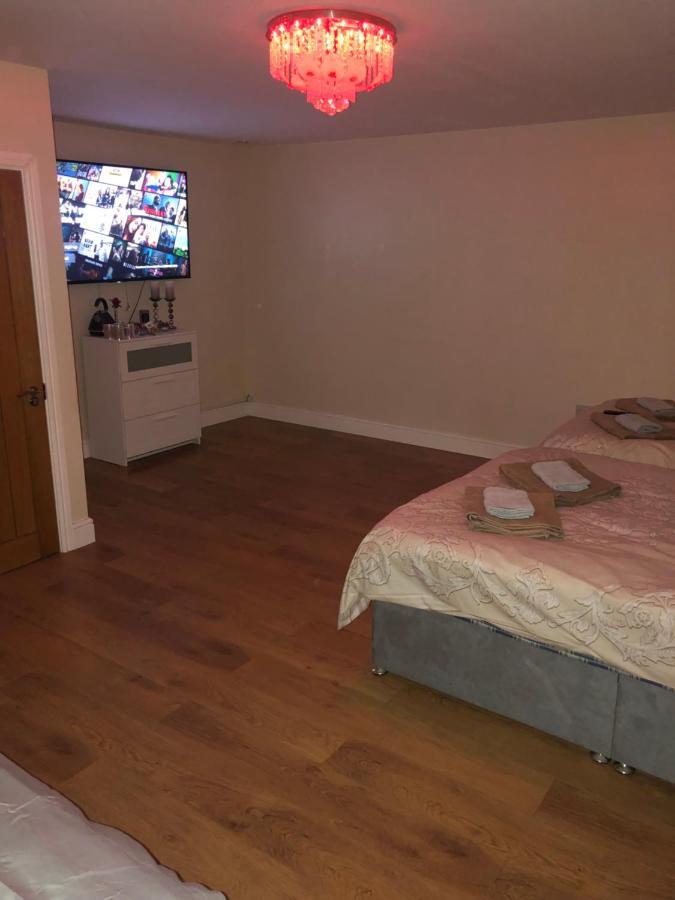 Big Room Rusholme With Tv And Private Bathroom-Parking&Wifi Manchester Ngoại thất bức ảnh