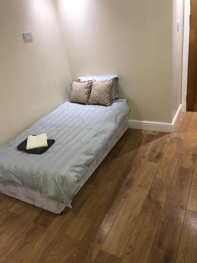 Big Room Rusholme With Tv And Private Bathroom-Parking&Wifi Manchester Ngoại thất bức ảnh