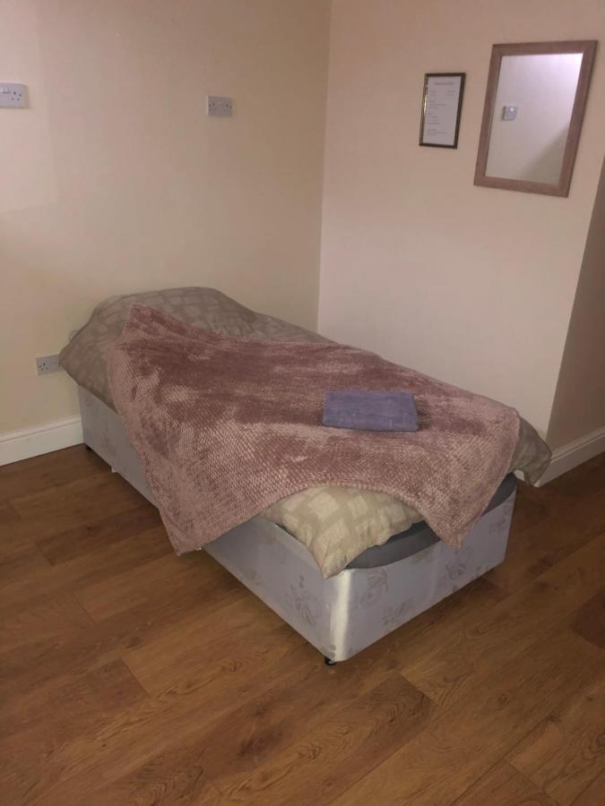 Big Room Rusholme With Tv And Private Bathroom-Parking&Wifi Manchester Ngoại thất bức ảnh